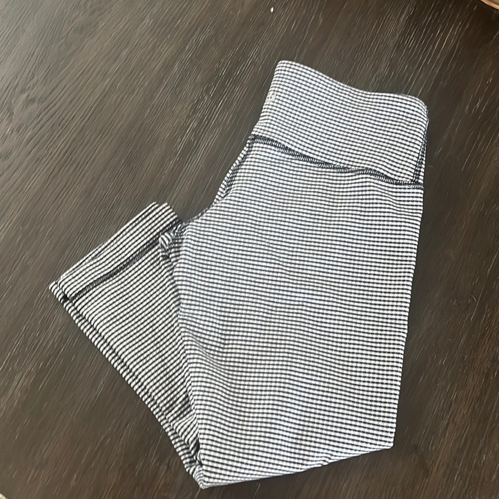Lululemon worn twice no tears or wear